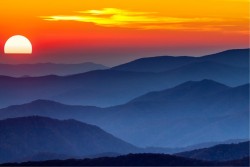 Carta da Parati Paesaggi e Natura Alba Tramonto Montagna