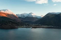 Carta da Parati Paesaggi e Natura Fiumi Cascate Laghi Montagna Neve