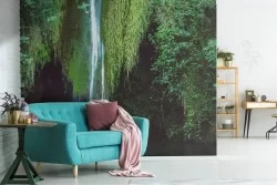 Carta da Parati lago con cascata nel bosco paesaggio natura