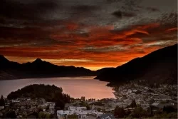 Carta da Parati Mappe Città Trasporti Paesaggi e Natura Alba Tramonto Città Montagna