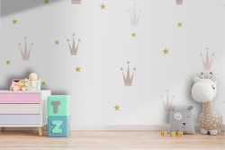 Children's wallpaper with stylized gold crowns.