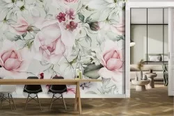 Carta da Parati raffinati fiori rosa foglie verdi.